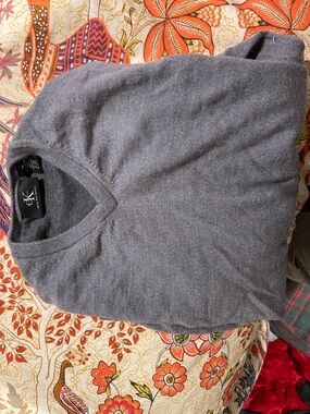 Calvin Klein Men's V-Neck Sweater in Heather Gray